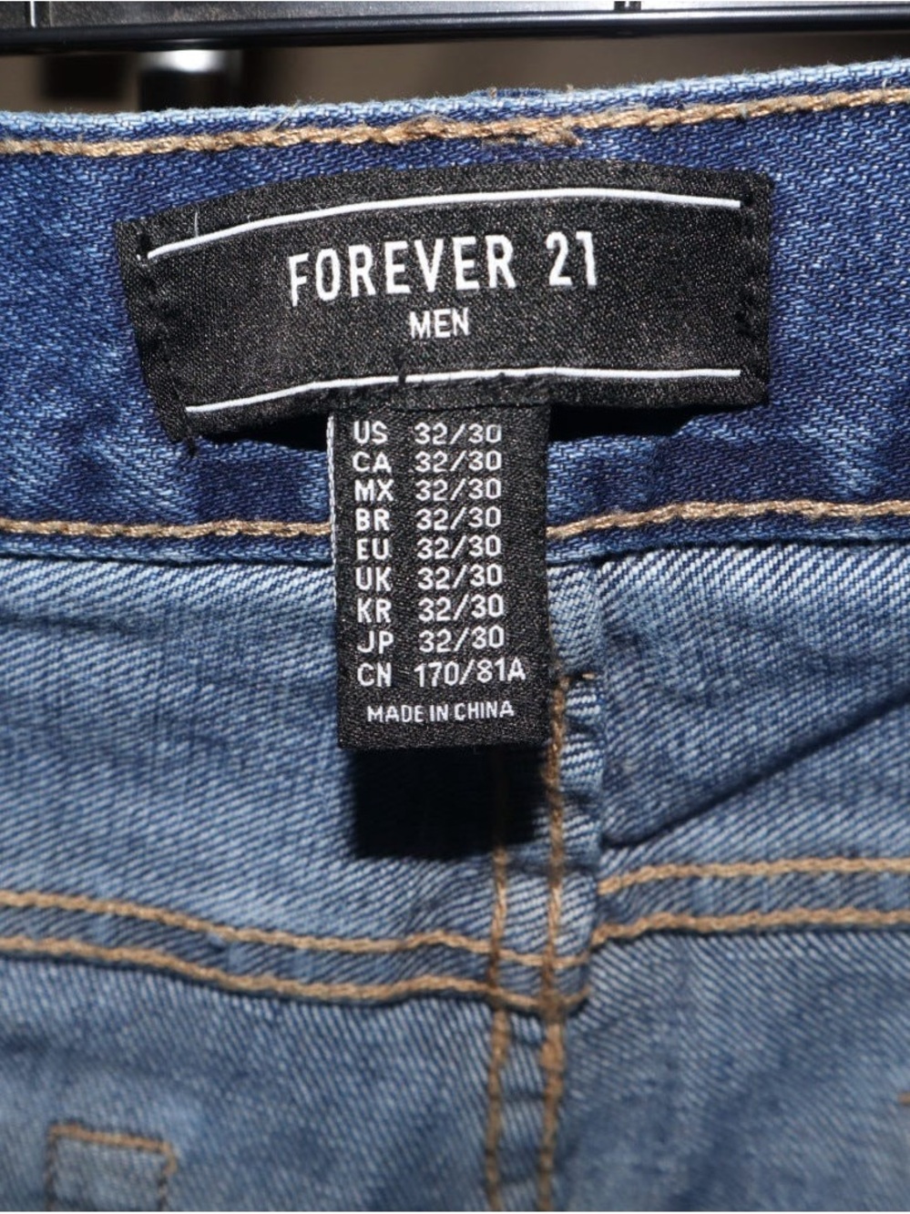 Forever 21 Blue Men's Jeans with Contrast Stitching - Picture 4 of 6